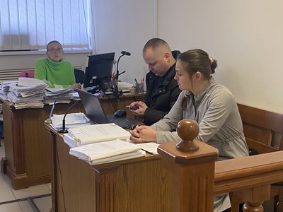 Суд в Одесі продовжив арешт жительці Херсонщини, яку підозрюють у співпраці з окупантами Суд в Одесі продовжив арешт жительці Херсонщини, яку підозрюють у співпраці з окупантами