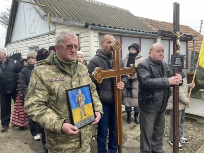 На Тернопільщині попрощалися з військовим Ярославом Візнюком На Тернопільщині попрощалися з військовим Ярославом Візнюком