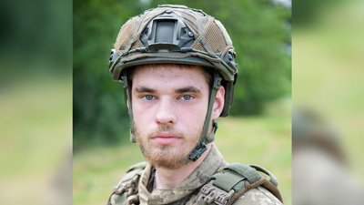 "Сказали, що я замалий": історія 20-річного оператора дронів з Вінниччини, який добровільно пішов на фронт "Сказали, що я замалий": історія 20-річного оператора дронів з Вінниччини, який добровільно пішов на фронт