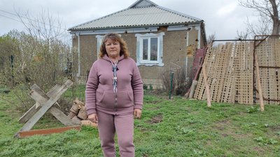 Відновлює подвірʼя після обстрілів: історія Відновлює подвірʼя після обстрілів: історія