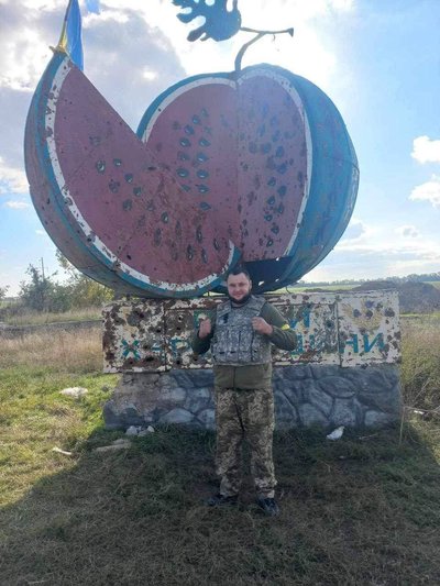 Загиблому військовому з Херсонщини Денису Тарасову просять надати звання Героя України Загиблому військовому з Херсонщини Денису Тарасову просять надати звання Героя України