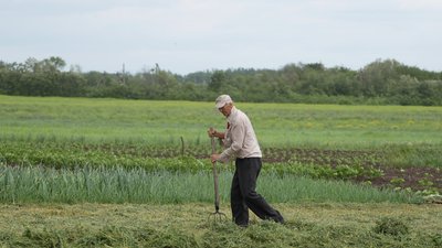 " У мене родина на кладовищі. Я звідси не піду". Як живуть у прифронтовій Володимирівці на Дніпропетровщині " У мене родина на кладовищі. Я звідси не піду". Як живуть у прифронтовій Володимирівці на Дніпропетровщині