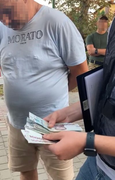 За 225 тисяч гривень молдаванин переправляв військовозобов'язаних закордон За 225 тисяч гривень молдаванин переправляв військовозобов'язаних закордон