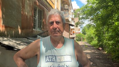 "Вже втретє потрапляємо". Жителі Слов’янська розказали про суботній авіаудар по середмістю "Вже втретє потрапляємо". Жителі Слов’янська розказали про суботній авіаудар по середмістю