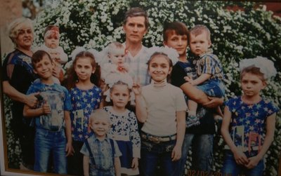 Подружжя Шевченків виховує десять дітей на хмельниччині Подружжя Шевченків виховує десять дітей на хмельниччині