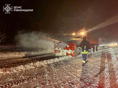 Хуртовина на Рівненщині: що відомо про стан доріг та затори 8 січня Хуртовина на Рівненщині: що відомо про стан доріг та затори 8 січня
