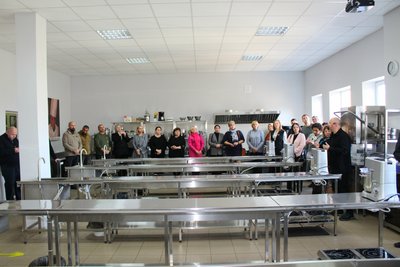 Кулінарні хаби на Буковині: де навчають кухарів шкільних їдалень і як це змінює харчування дітей Кулінарні хаби на Буковині: де навчають кухарів шкільних їдалень і як це змінює харчування дітей