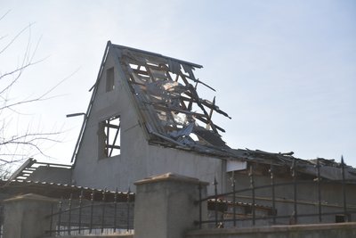 Подружжя на Одещині дивом вижило після влучання дрона РФ у будинок Подружжя на Одещині дивом вижило після влучання дрона РФ у будинок