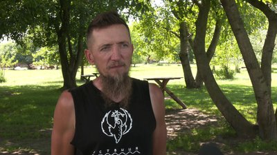 Безбар’єрність на воді: ветерани випробували підйомник для байдарок у парку "Оствиця" в Рівному