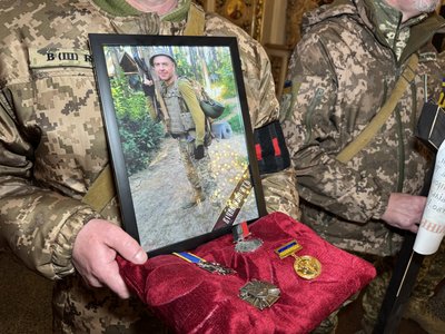 Віддали життя за свободу: у Полтаві попрощалися із чотирма воїнами, які загинули на фронті Віддали життя за свободу: у Полтаві попрощалися із чотирма воїнами, які загинули на фронті