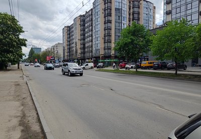 113 автівок на одне платне паркомісце — як у Чернівцях планують вирішувати проблеми з паркуванням 113 автівок на одне платне паркомісце — як у Чернівцях планують вирішувати проблеми з паркуванням