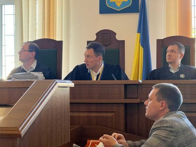 У Житомирі продовжують розгляд справи Анатолія Захаренка, якому інкримінують убивство сімох людей У Житомирі продовжують розгляд справи Анатолія Захаренка, якому інкримінують убивство сімох людей