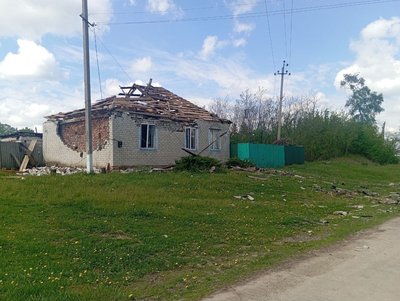 Будинок, який був пошкоджений внаслідок російського удару по Рясному Золочівської громади, 13 травня 2026 року Будинок, який був пошкоджений внаслідок російського удару по Рясному Золочівської громади, 13 травня 2026 року