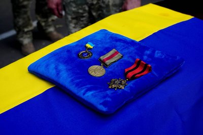 В Ужгороді попрощалися із загиблим захисником Сергієм Михайленком В Ужгороді попрощалися із загиблим захисником Сергієм Михайленком