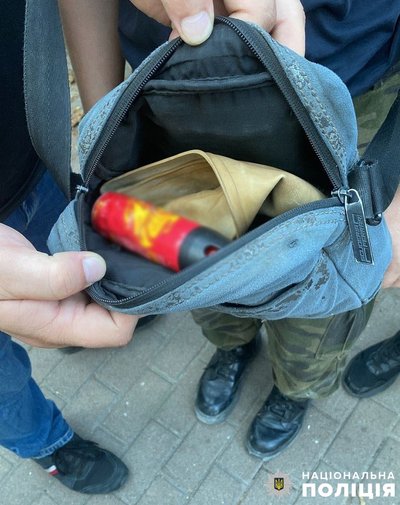 У столиці група підлітків напала на іноземця з перцевим балончиком У столиці група підлітків напала на іноземця з перцевим балончиком