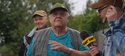 “Я спеціально газету виписав, щоб їздили”: як працює пересувне відділення “Укрпошти” на прикордонні Сумщини “Я спеціально газету виписав, щоб їздили”: як працює пересувне відділення “Укрпошти” на прикордонні Сумщини