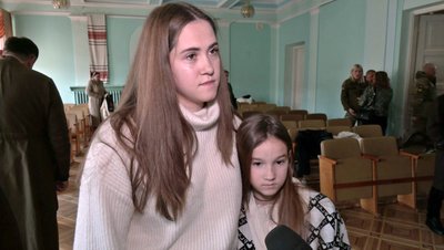 У Луцьку родинам 20 полеглих захисників вручили ордени "Полеглого воїна" У Луцьку родинам 20 полеглих захисників вручили ордени "Полеглого воїна"