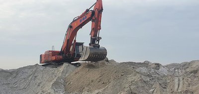 Збитки понад 550 млн гривень: на Київщині незаконно видобували пісок Збитки понад 550 млн гривень: на Київщині незаконно видобували пісок