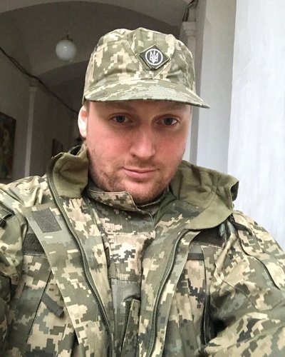 «Якщо люди в тилу радіють життю — я добре виконую свою роботу». Інтерв’ю з добровольцем з Чернівців, який звільняв Лиман «Якщо люди в тилу радіють життю — я добре виконую свою роботу». Інтерв’ю з добровольцем з Чернівців, який звільняв Лиман