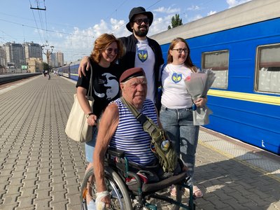 волонтери громадської організації "Вільні та Вірні"