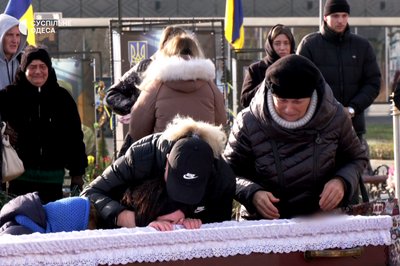 "Трагедія для всього батальйону": на Одещині попрощалися із капітаном 28 бригади ім. Лицарів Зимового Походу "Трагедія для всього батальйону": на Одещині попрощалися із капітаном 28 бригади ім. Лицарів Зимового Походу