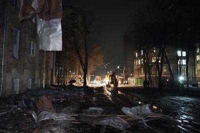 Наслідки російського влучання по території лікарні, Харків Наслідки російського влучання по території лікарні, Харків