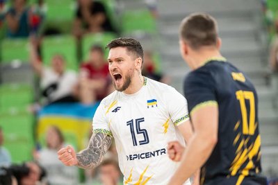 Віталій Щитков у матчі проти збірної Італії з волейболу Віталій Щитков у матчі проти збірної Італії з волейболу