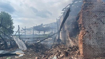 Ферми на Чернігівщині: працівниця загинула, тракторист у тяжкому стані через атаку РФ Ферми на Чернігівщині: працівниця загинула, тракторист у тяжкому стані через атаку РФ