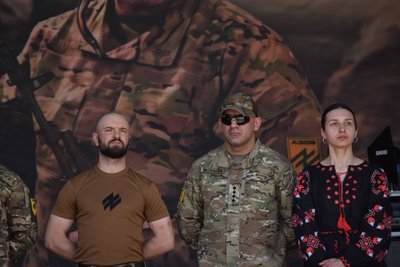 У Черкасах відбувся чин прощання із закатованим в полоні азовцем Олександром Крохмалюком У Черкасах відбувся чин прощання із закатованим в полоні азовцем Олександром Крохмалюком