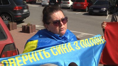 Лариса 14 місяців з полону чекає сина Лариса 14 місяців з полону чекає сина