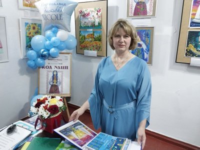 "Малювання дає відпочити від реальності". У Сумах відкрилася виставка 9-річної художниці "Малювання дає відпочити від реальності". У Сумах відкрилася виставка 9-річної художниці