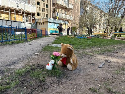 "Дуже гарна, дуже світла дитинка": восьмирічний Богдан Сергеєв загинув під час атаки безпілотника у Черкасах "Дуже гарна, дуже світла дитинка": восьмирічний Богдан Сергеєв загинув під час атаки безпілотника у Черкасах
