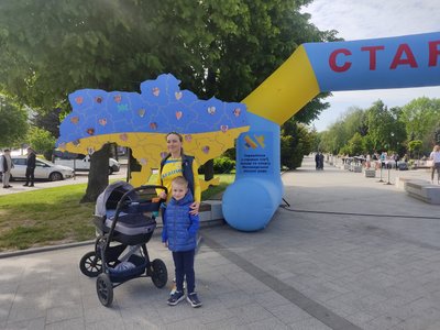 До Дня вишиванки у Житомирі городяни бігли патріотичний крос у вишиванках До Дня вишиванки у Житомирі городяни бігли патріотичний крос у вишиванках