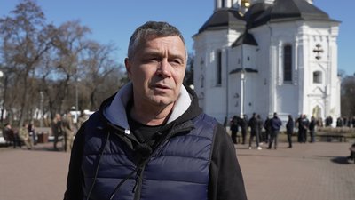 Пройшов АТО/ООС, битву за Чернігів, а маючи можливість списатися — повернувся на фронт : як прощалися з Олегом Прядком Пройшов АТО/ООС, битву за Чернігів, а маючи можливість списатися — повернувся на фронт : як прощалися з Олегом Прядком