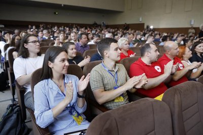 "Єднаймося задля перемоги": у Києві відбувся четвертий форум волонтерів "Єднаймося задля перемоги": у Києві відбувся четвертий форум волонтерів