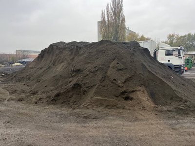 420 тонн солі та 220 кубометрів піску: як комунальники готуються до зими в Ужгороді 420 тонн солі та 220 кубометрів піску: як комунальники готуються до зими в Ужгороді