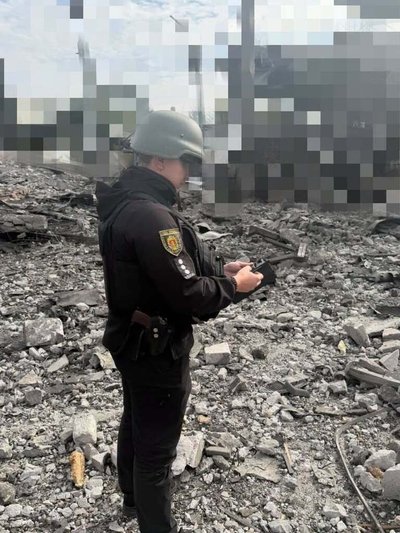 Наслідки російської атаки в Олександрії: пожежі загасили, одну людину шукають Наслідки російської атаки в Олександрії: пожежі загасили, одну людину шукають