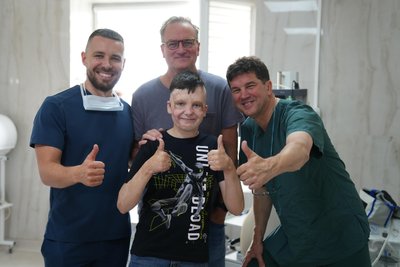 Роман Олексів з лікарями Роман Олексів з лікарями