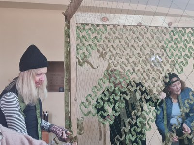 Сім валіз допомоги: волонтерки з США привезли до Житомира швейні машинки та тканини Сім валіз допомоги: волонтерки з США привезли до Житомира швейні машинки та тканини