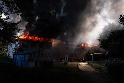 Евакуаційний пункт в Краматорську палає після удару російської авіабомби. Донеччина, 20 вересня 2026 року Евакуаційний пункт в Краматорську палає після удару російської авіабомби. Донеччина, 20 вересня 2026 року