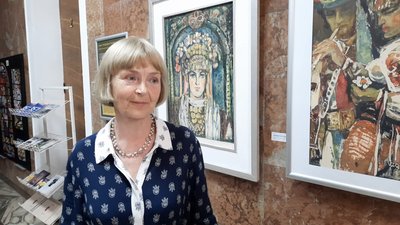 Кураторка мінівиставки Олена Скорук з Хмельницького