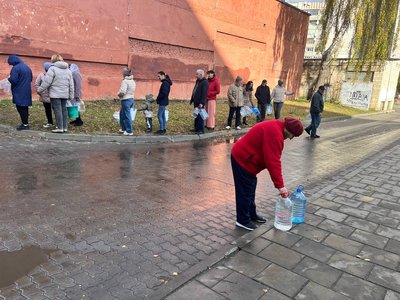 "В іншому мікрорайоні люди набирали воду з озера": у Львові завершили ремонт магістрального водогону "В іншому мікрорайоні люди набирали воду з озера": у Львові завершили ремонт магістрального водогону