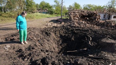 "Мене вкинуло хвилею назад у коридор": жителька села на Кіровоградщині про нічний обстріл "Мене вкинуло хвилею назад у коридор": жителька села на Кіровоградщині про нічний обстріл