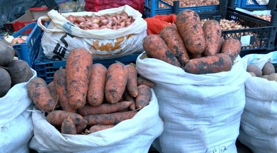 "Обійду всі магазини в пошуках дешевшої": за якою ціною торгують морквою в Черкасах "Обійду всі магазини в пошуках дешевшої": за якою ціною торгують морквою в Черкасах
