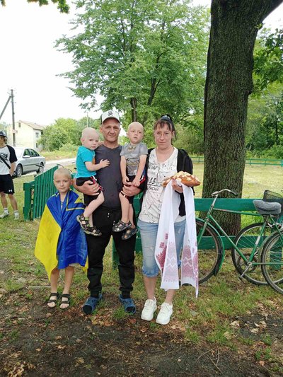 "Зустрічали всім селом", — що розповіла дружина звільненого з полону Анатолія Майструка з Житомирщини "Зустрічали всім селом", — що розповіла дружина звільненого з полону Анатолія Майструка з Житомирщини