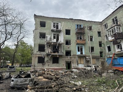 "Я працювала вдома, нічого не віщувало". Як у Краматорську пережили вечірній удар бомбами, під час якого поранені були 12 людей "Я працювала вдома, нічого не віщувало". Як у Краматорську пережили вечірній удар бомбами, під час якого поранені були 12 людей