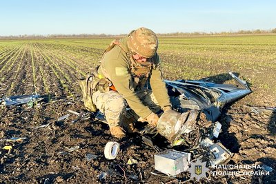"Тут небезпека не тільки на землі, але й з неба": як вибухотехніки поліції Рівненщини працюють на Херсонщині "Тут небезпека не тільки на землі, але й з неба": як вибухотехніки поліції Рівненщини працюють на Херсонщині