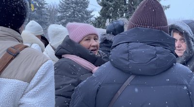 Жителька Кам'янця-Подільського Валентина розповіла, щоб зігрітися вдома, набираю пляшки з теплою водою Жителька Кам'янця-Подільського Валентина розповіла, щоб зігрітися вдома, набираю пляшки з теплою водою