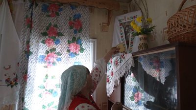 "Рецепт, сорочка, молитва — від бабусі": жителька прикордонного села на Чернігівщині пече паски, дотримуючись традицій "Рецепт, сорочка, молитва — від бабусі": жителька прикордонного села на Чернігівщині пече паски, дотримуючись традицій