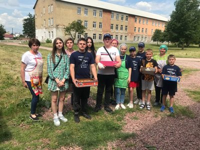 Випічка для ЗСУ: в Овручі місцеві жительки спекли 50 тисяч булочок для військових Випічка для ЗСУ: в Овручі місцеві жительки спекли 50 тисяч булочок для військових